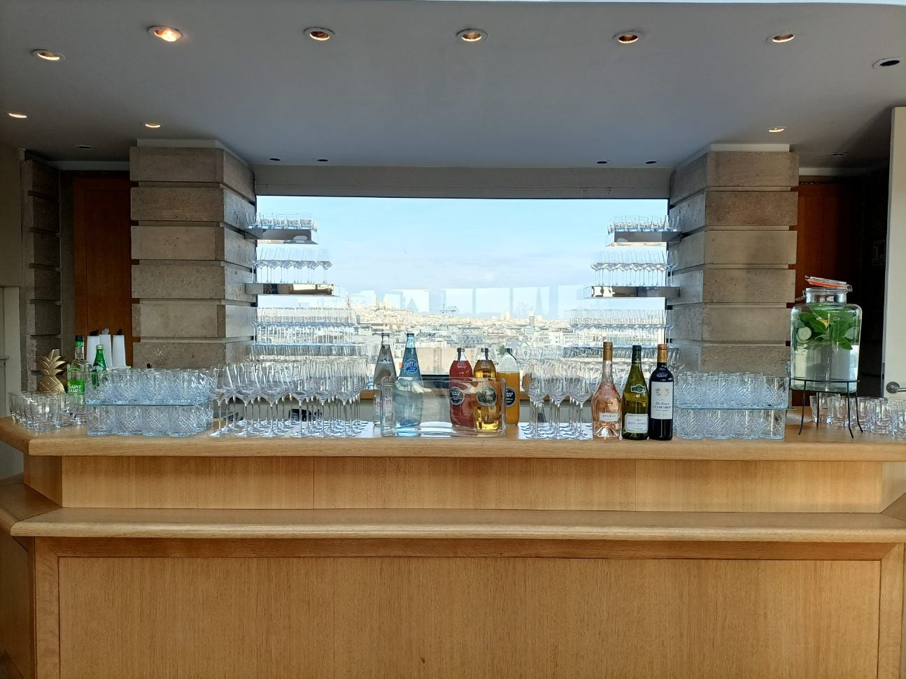 Espace bar de la Terrasse des Champs Élysées